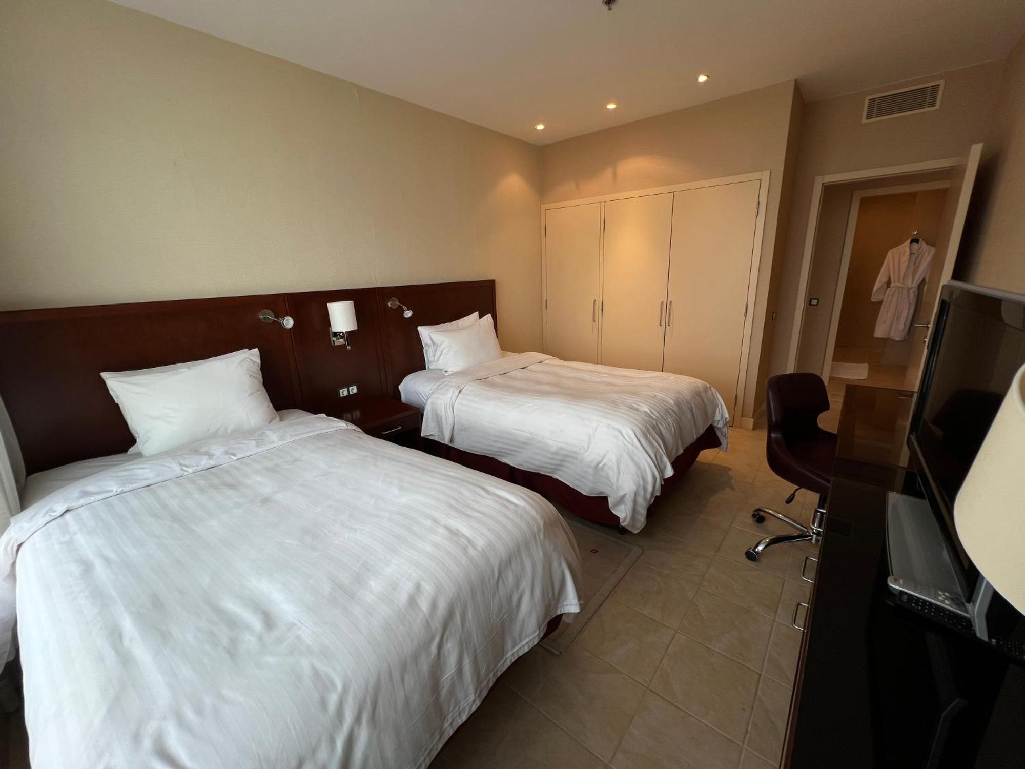 Atyrau Executive Apartments Esterno foto