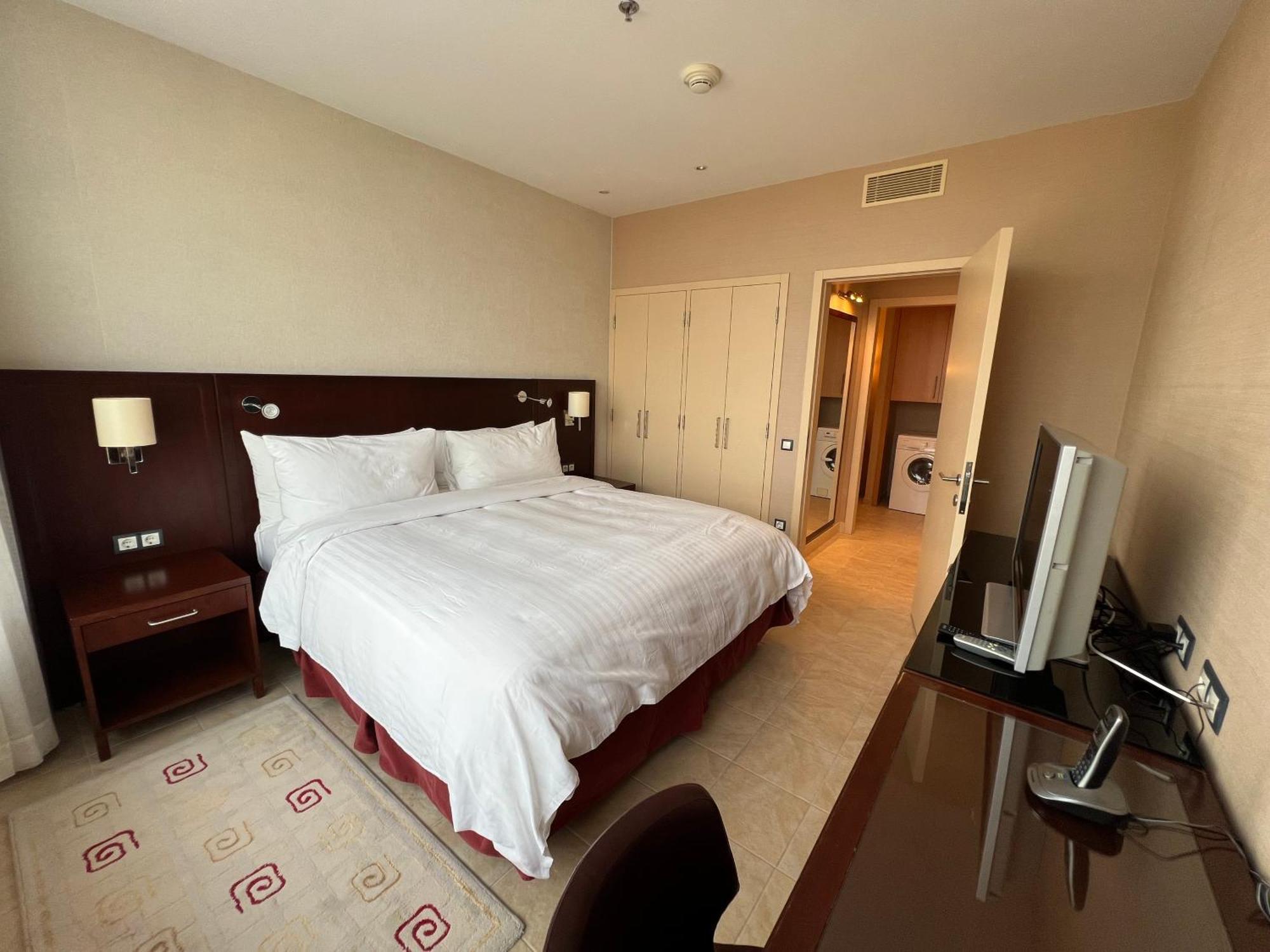 Atyrau Executive Apartments Esterno foto